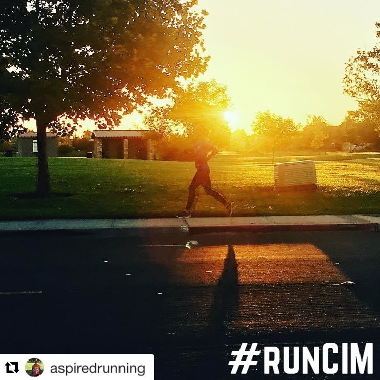 Melissa is not letting the crisp air or darkness get in the way of her CIM training. She was out with the stars this week and has officially begun training. Thanks for sharing @aspiredrunning you are our Runner of the Week
